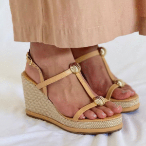 Plataforma Tree Shoes Mascavo Com Enfeites Dourada,e Tiras Finas